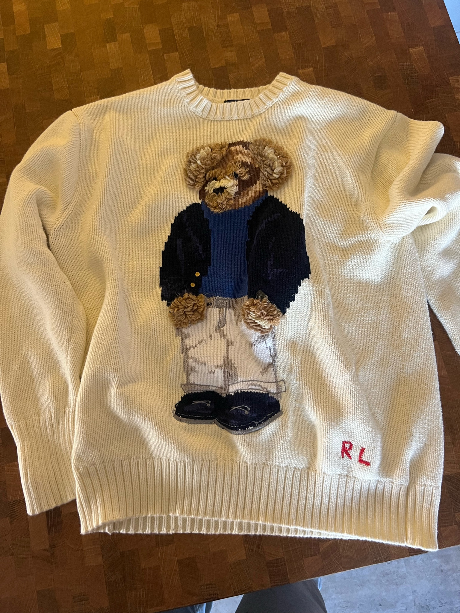 Bear sweaters 🐻 I got a size large 