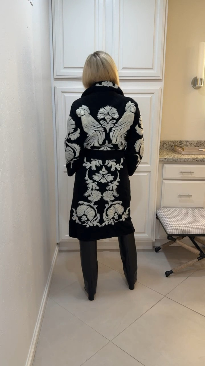 This year’s version of last year’s Farm Rio coat is EVEN BETTER!!


#LTKSeasonal #LTKStyleTip #LTKHoliday