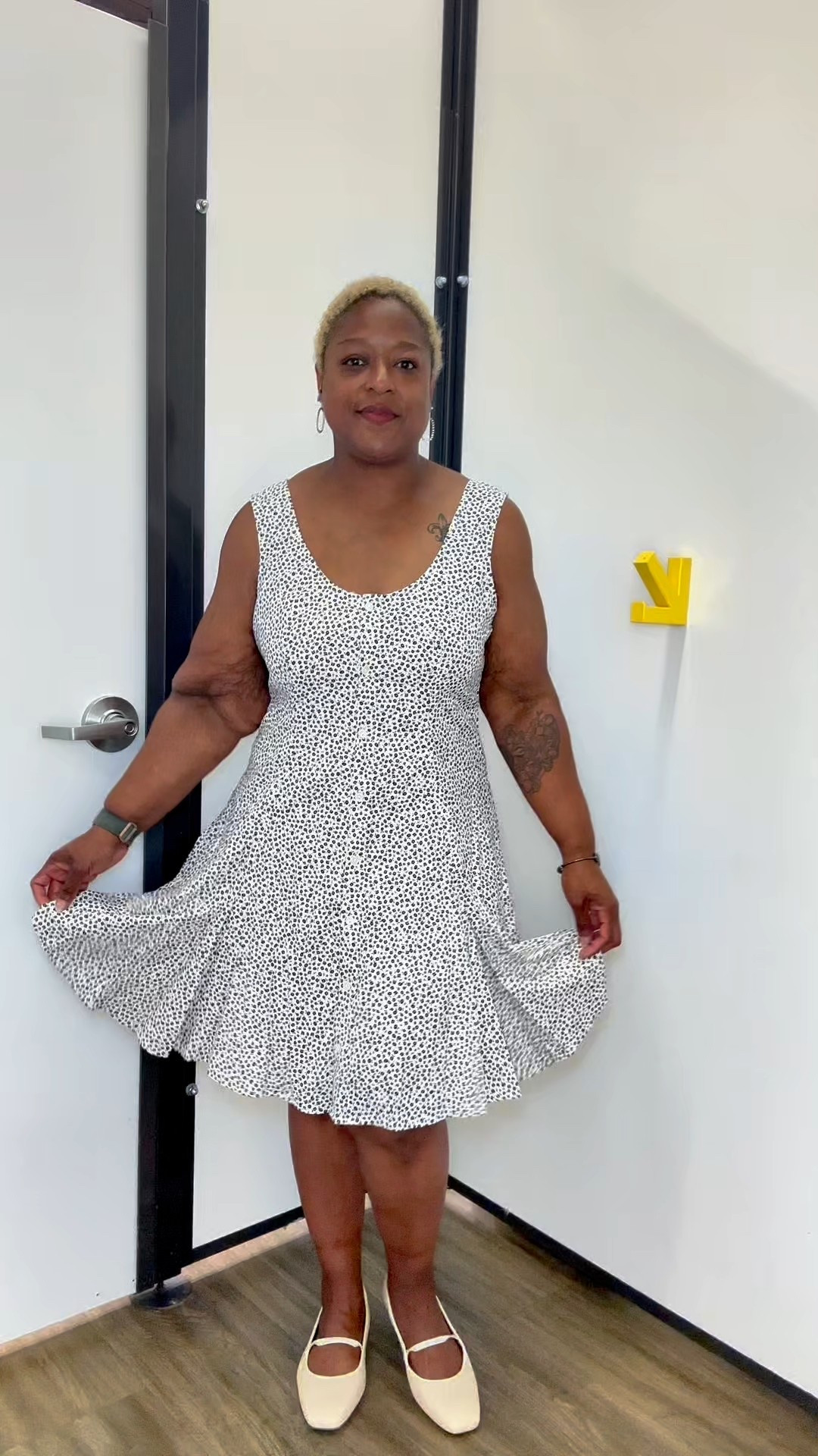 Lightweight, flowy, and flattering on every body 💕
This button-front mini dress from Old Navy has an adjustable tie-back for that perfect cinch. I’m in a size large for a comfy fit, especially in the bust and arms. Style it with sneakers for errands or heels for date night—it’s that versatile.
🖤 Linked on my LTK under casual dresses!


#LTKSaleAlert #LTKFindsUnder50 #LTKMidsize