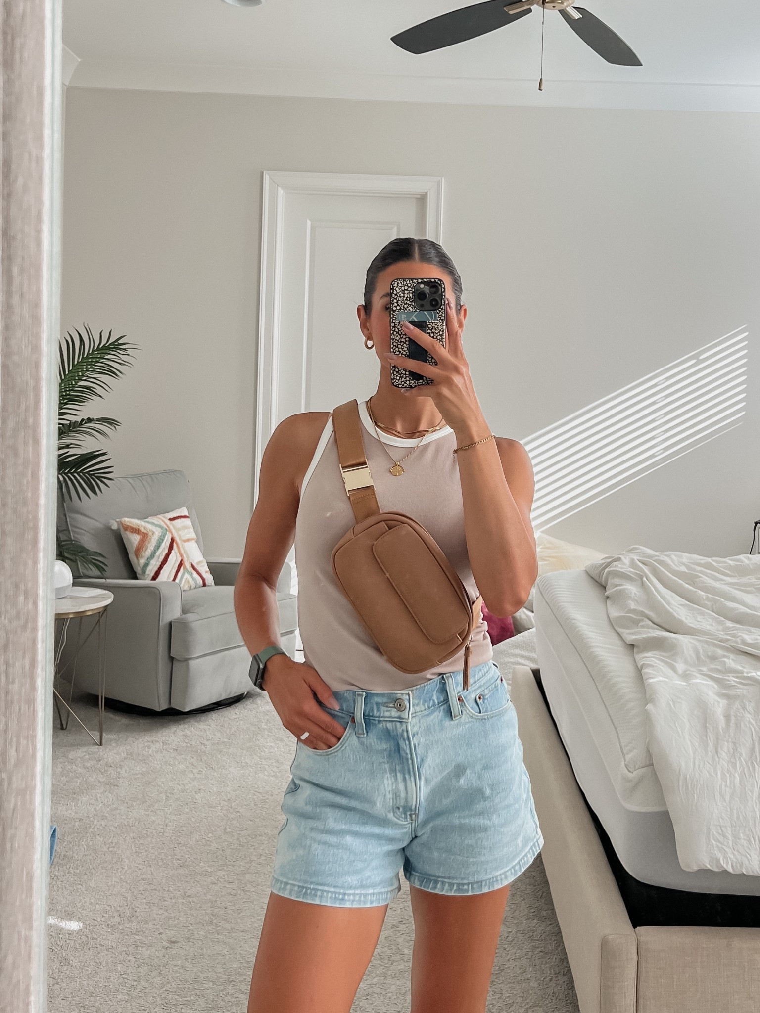 Summer errands 🫶🏽

Belt bag mom shorts 

#LTKSaleAlert #LTKSeasonal #LTKFindsUnder100