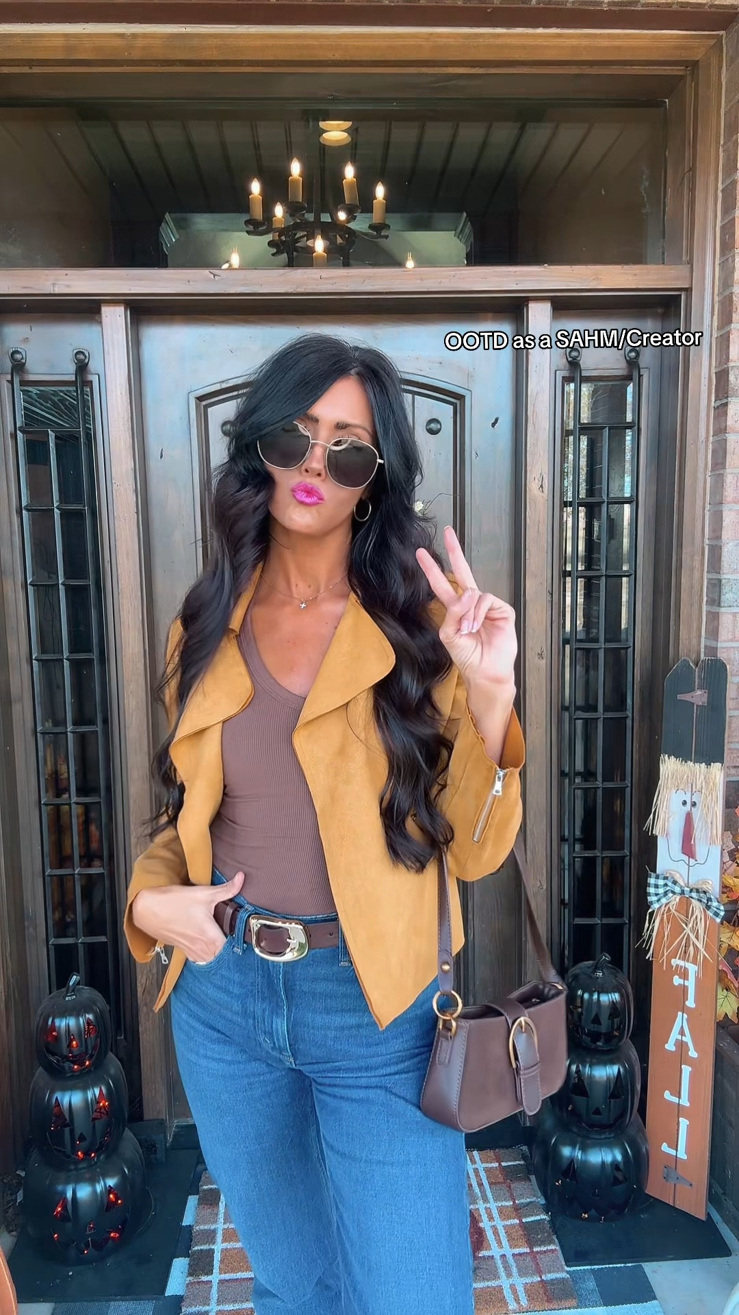 Outfit of the day🍂 

Finally went to get my hair cut✂️ It was getting kinda long and I couldn’t do anything with but put it up so has 2 to 3 inches cut off and got it layered for so volume. 

Outfit of the day// Fall Fashion// Fall Outfit// Fit Check // SAHM // Comfy fit 

#LTKStyleTip #LTKSeasonal #LTKFindsUnder50