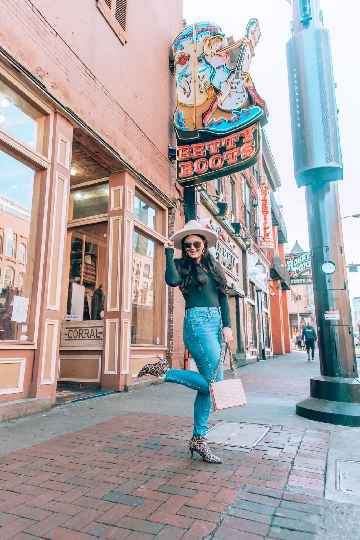 Madewell Jeans, all things denim, skinny jeans, high rise jeans, crop jeans, denim jeans

#LTKsalealert #LTKunder100 #LTKSale