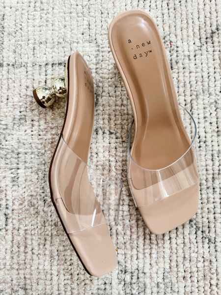 I can’t get over these designer inspired shoes! So good & so affordable! They will go with everything!

Loverly Grey, Target finds, Target shoes, summer heels, neutral heels 

#LTKShoeCrush #LTKStyleTip #LTKFindsUnder50