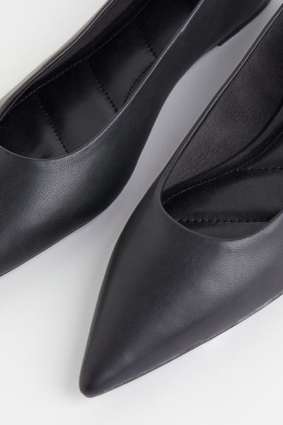 Pointed Flats | H&M (US + CA)