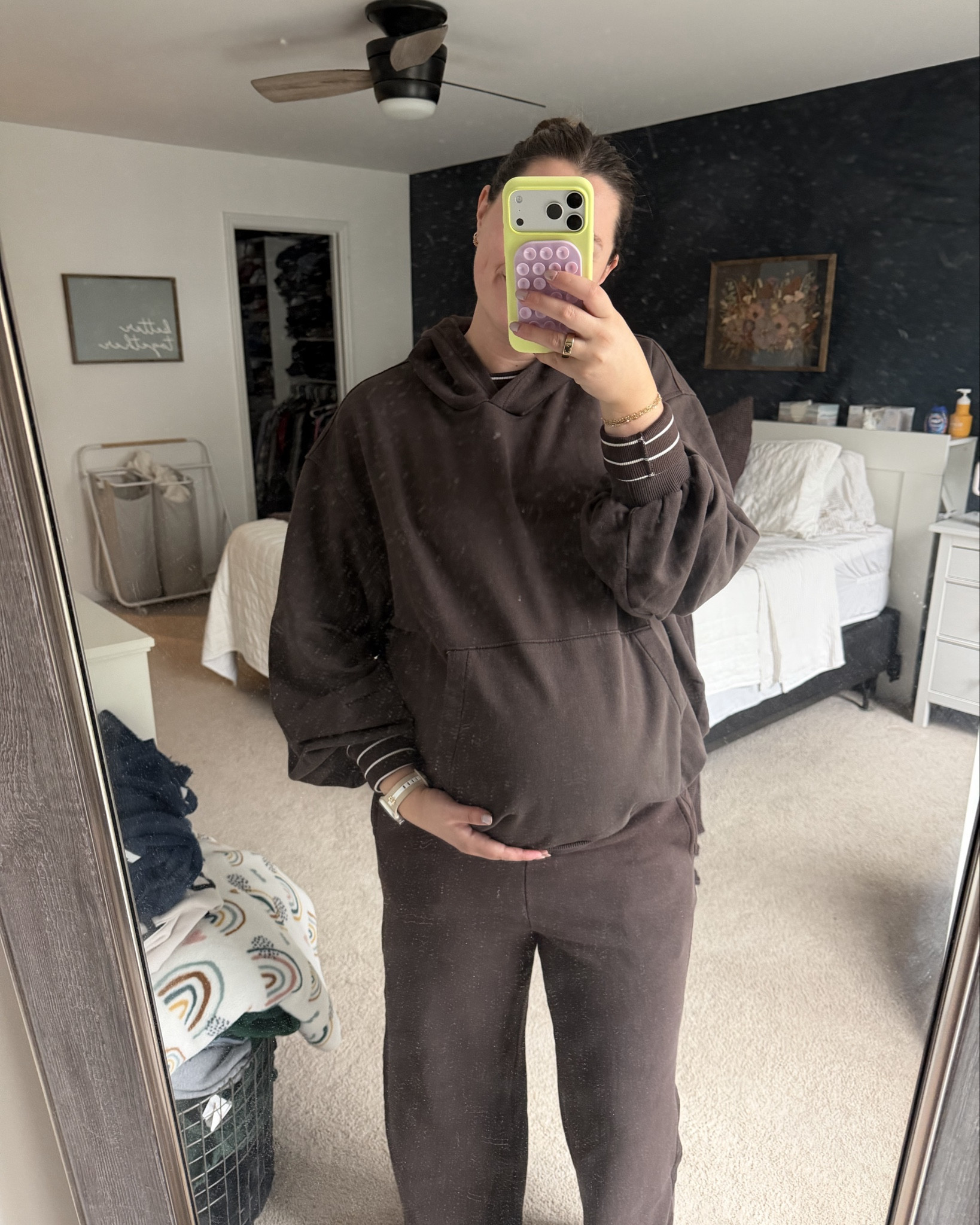 loving the espresso brown this fall 🤎
Sweatshirt: large
Shirt: medium
Pants: mediumm

#LTKootd #LTKFindsUnder50 #LTKBump