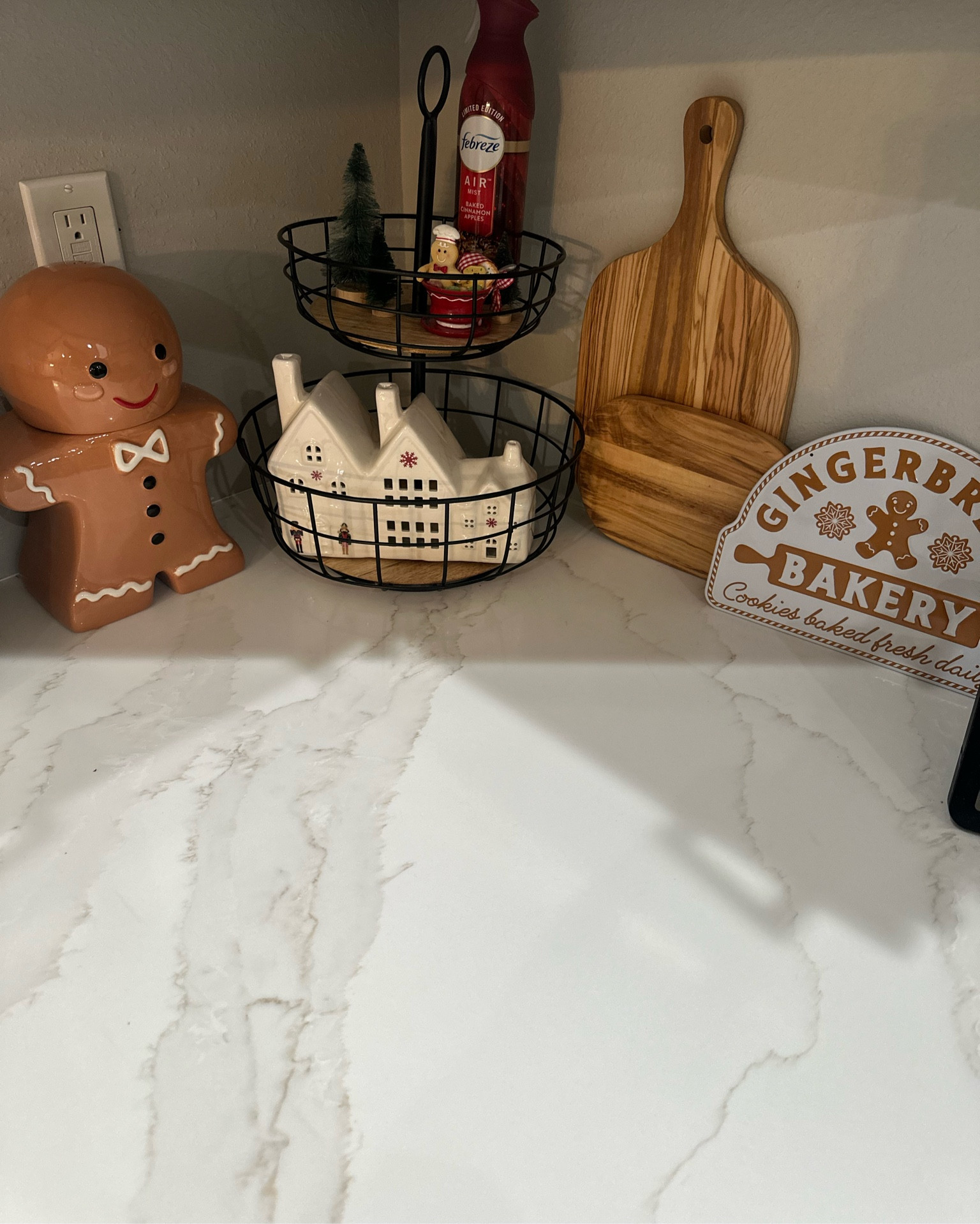 Kitchen Christmas decor #christmasdecor  #kitchenchristmasdecor #christmasdecorating ideas 