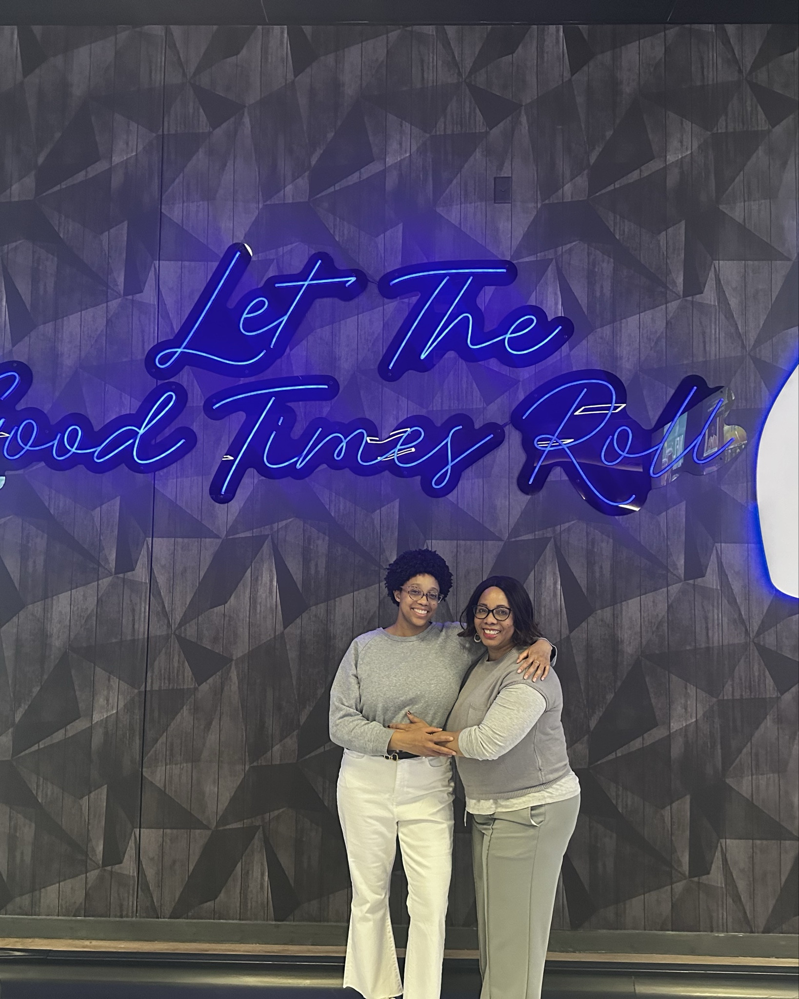 I made a decision this year to only work with other local businesses to host our singles events. Because we work with singles across the country, we used to host singles events in other cities to bring them together but now I am enjoying getting to know more local business owners and spreading the love locally across DFW. #spreadthelove



#LTKWorkwear #LTKdayinmylife #LTKstorytime