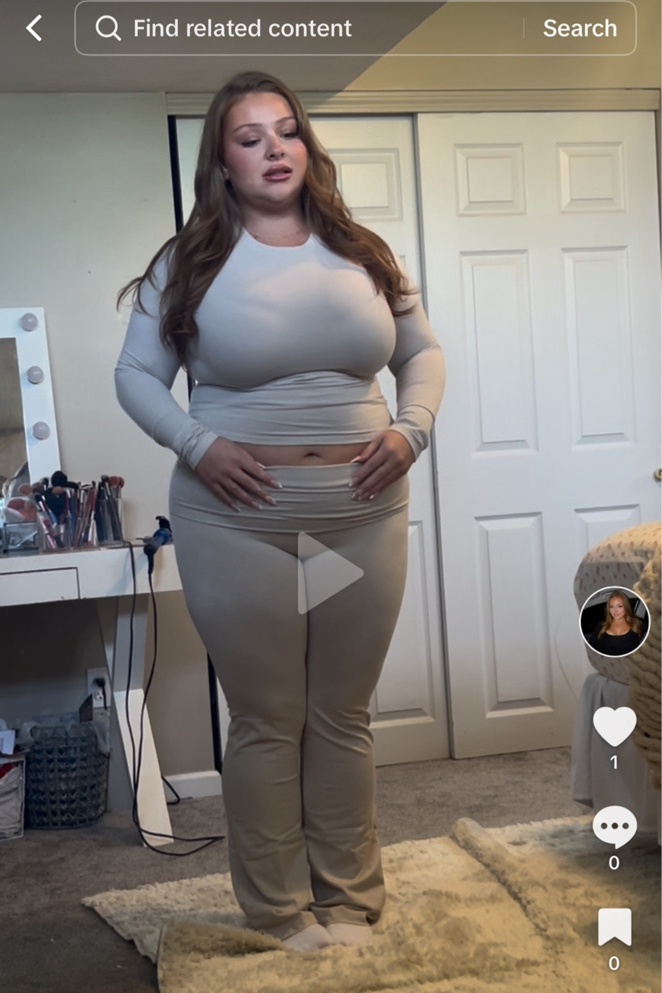 Top - L bottoms - XL for some reason I don’t think they have the top in that color anymore 😭