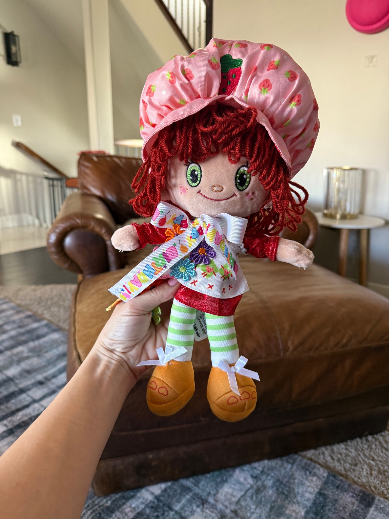 This Strawberry Shortcake doll was my 1yo daughter’s favorite birthday gift. She smells incredible and is absolutely daring.🍓