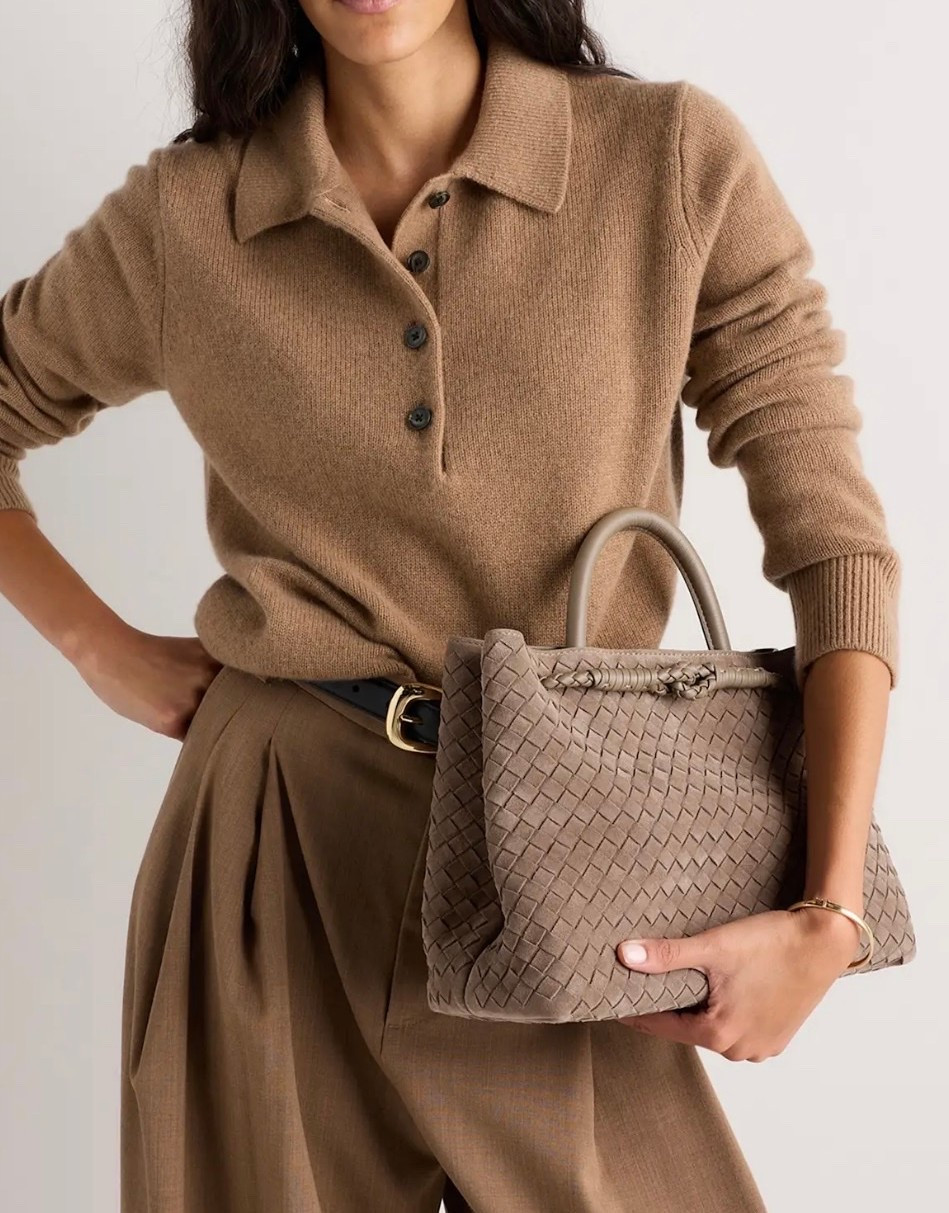 This suede bag👏🏽 multiple colors