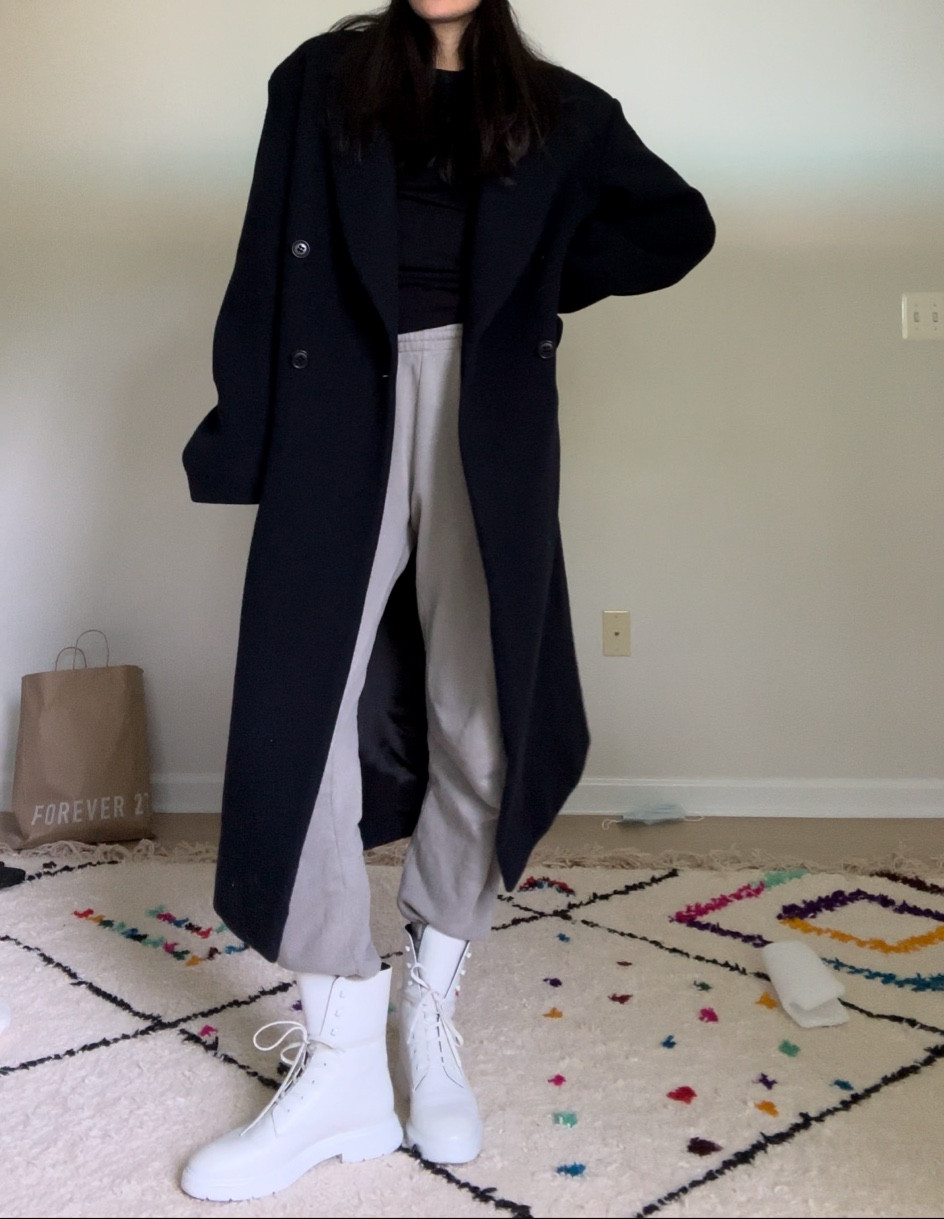 Oversized coat 

#LTKSeasonal #LTKFind