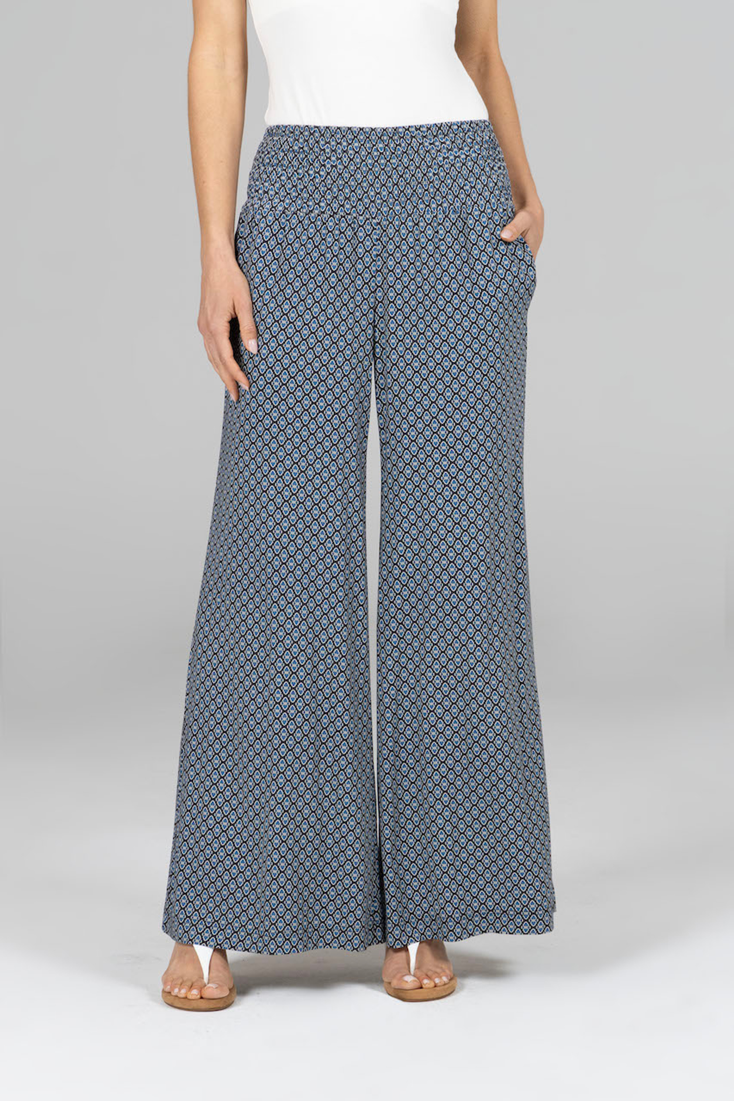 PORTOFINO TRAVEL PANT: RIVIERA GEO | KIRAGRACE