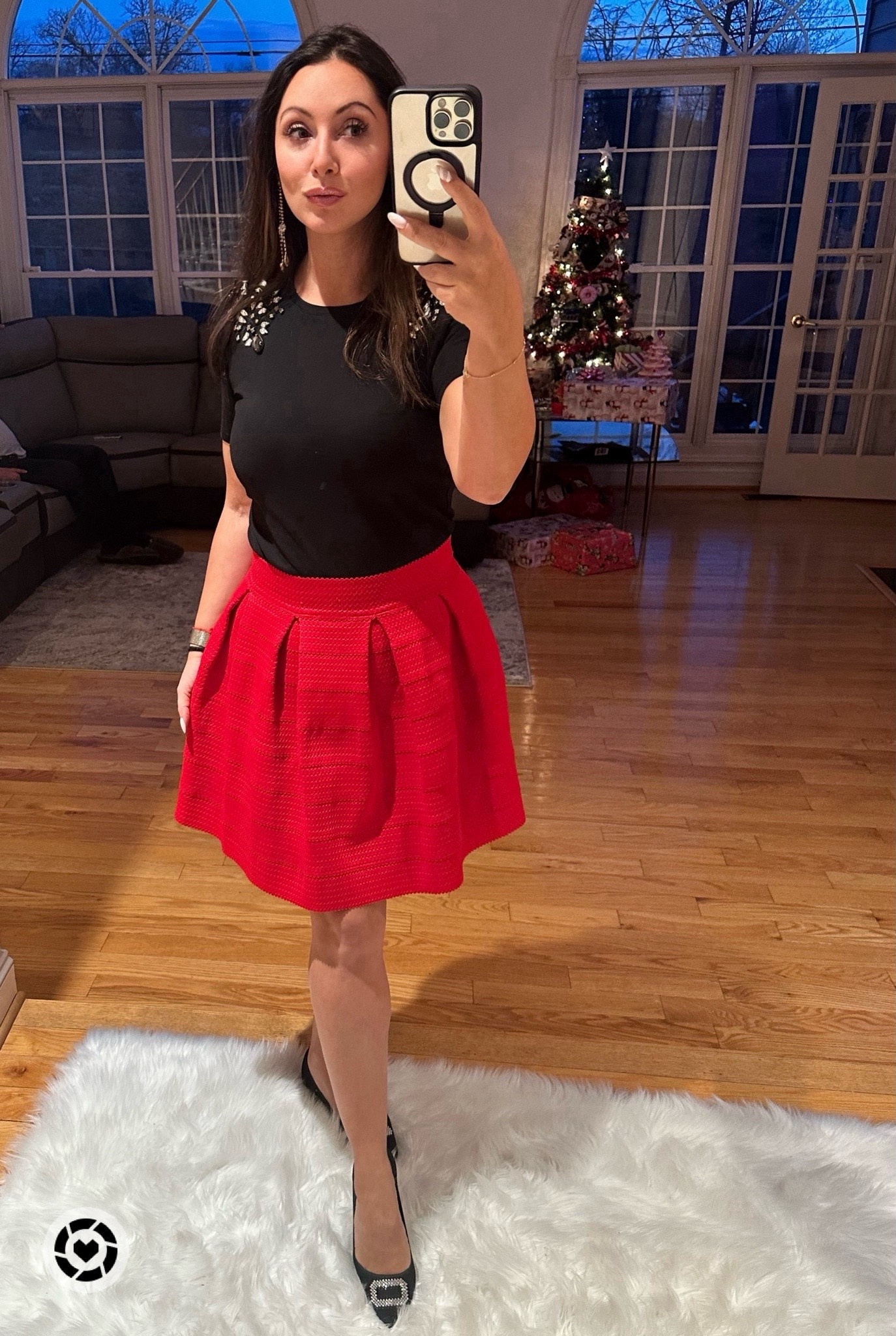 This beautiful rhinestone adorned T-shirt from Loft is not only $15.99! Huge end of season sale! 

#LTKSpringSale #LTKsalealert