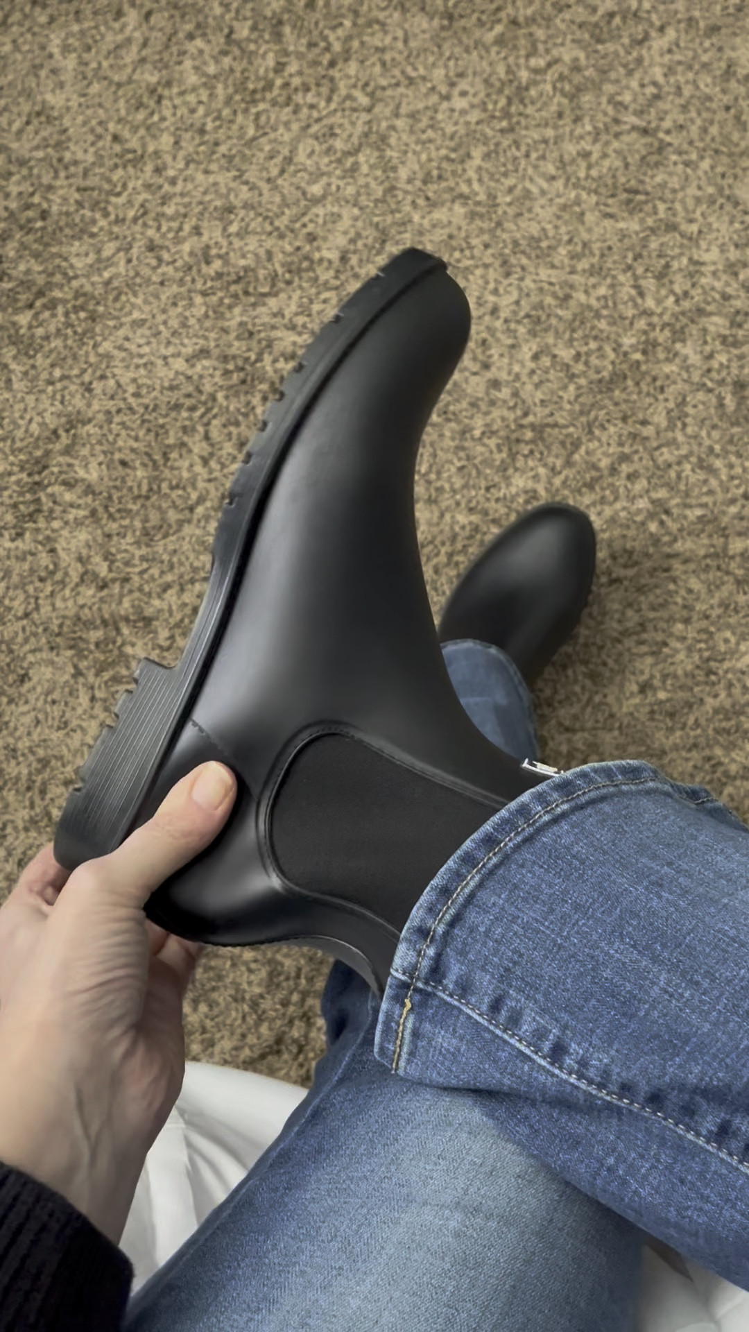 These Asgard rain boots have kept my feet comfy and warm through rain, snow, and slush. They are waterproof and have a non-slip bottom perfect for rainy spring days. 



#LTKsalealert #LTKfindsunder50 #LTKVideo