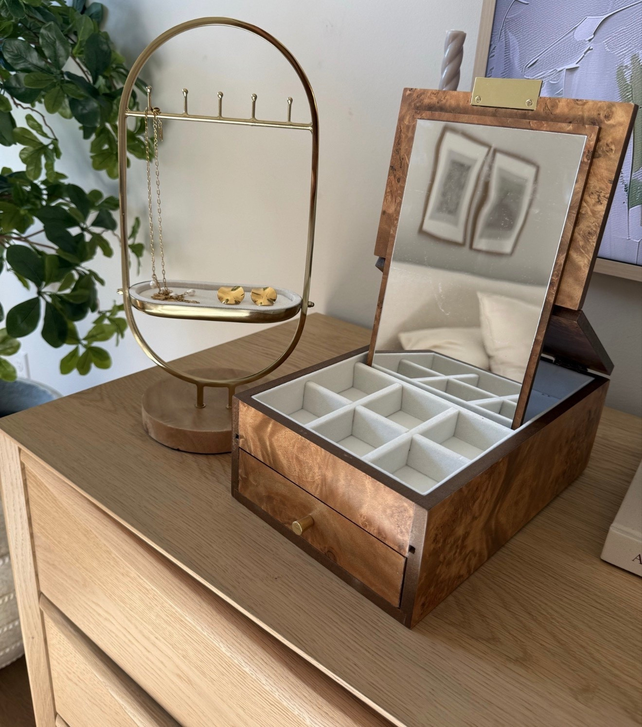 The cutest jewelry organizers!!


#LTKootd #LTKselfcare #LTKgrwm