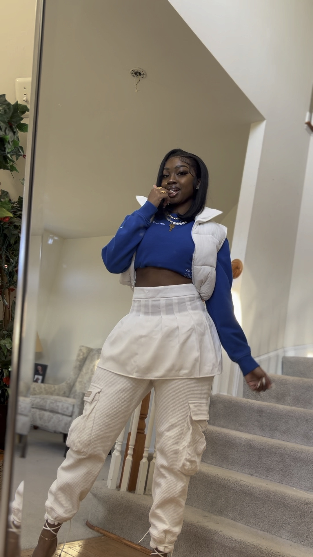 Link for the pants:

https://mymum-madeit.com/collections/pants/products/double-waist-waffle-utility-pants-nutmeg?variant=


Link for the top:

https://www2.hm.com/en_us/productpage.0927696013.html
