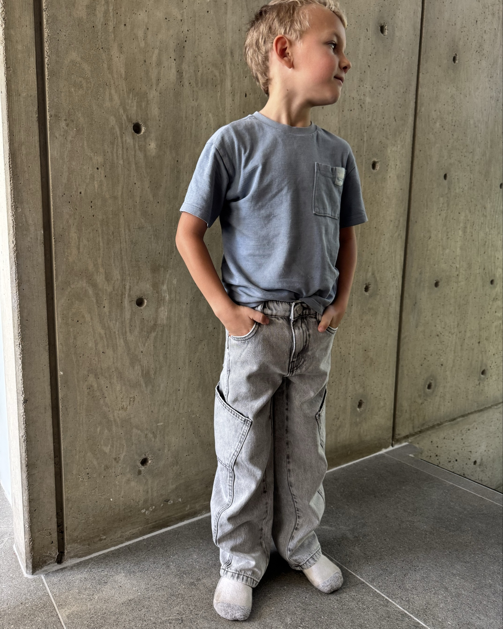 He’s 7 and wear 6-7 😆 
Zara boys cargo jeans 
Denim 