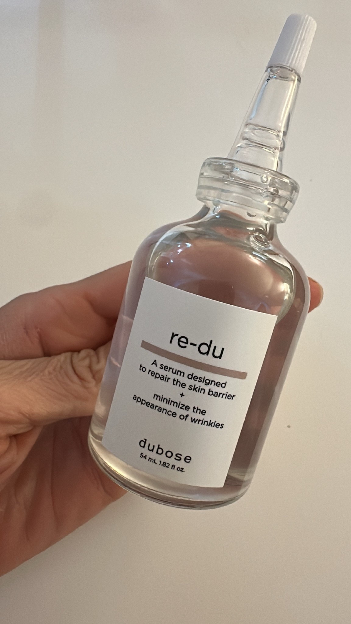 Apparently this is Botox in a bottle according to an aesthetician that hasn’t gotten Botox in a year and looks glassy & tight