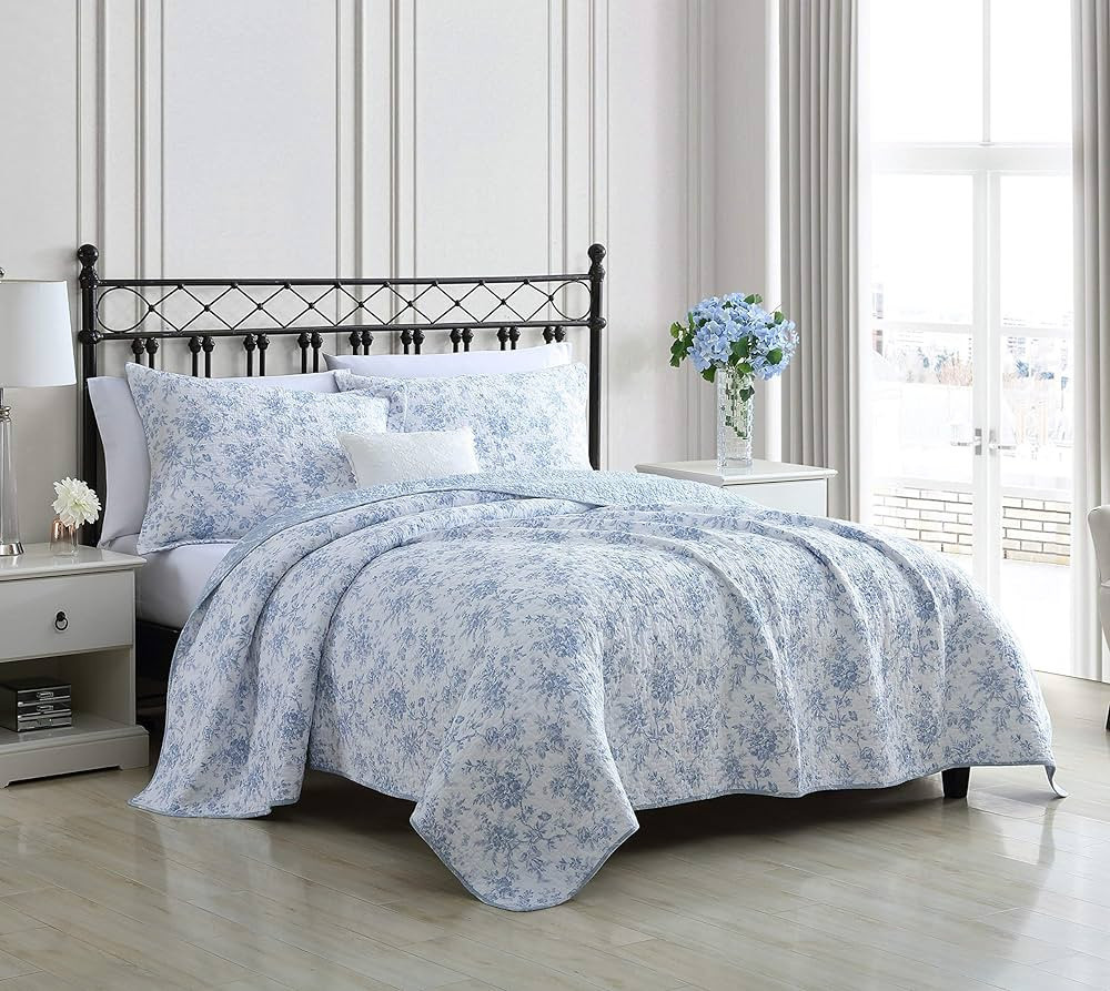 Laura Ashley Home - Twin Quilt Set, Reversible Floral Cotton Bedding with Matching Sham, Home Dec... | Amazon (US)