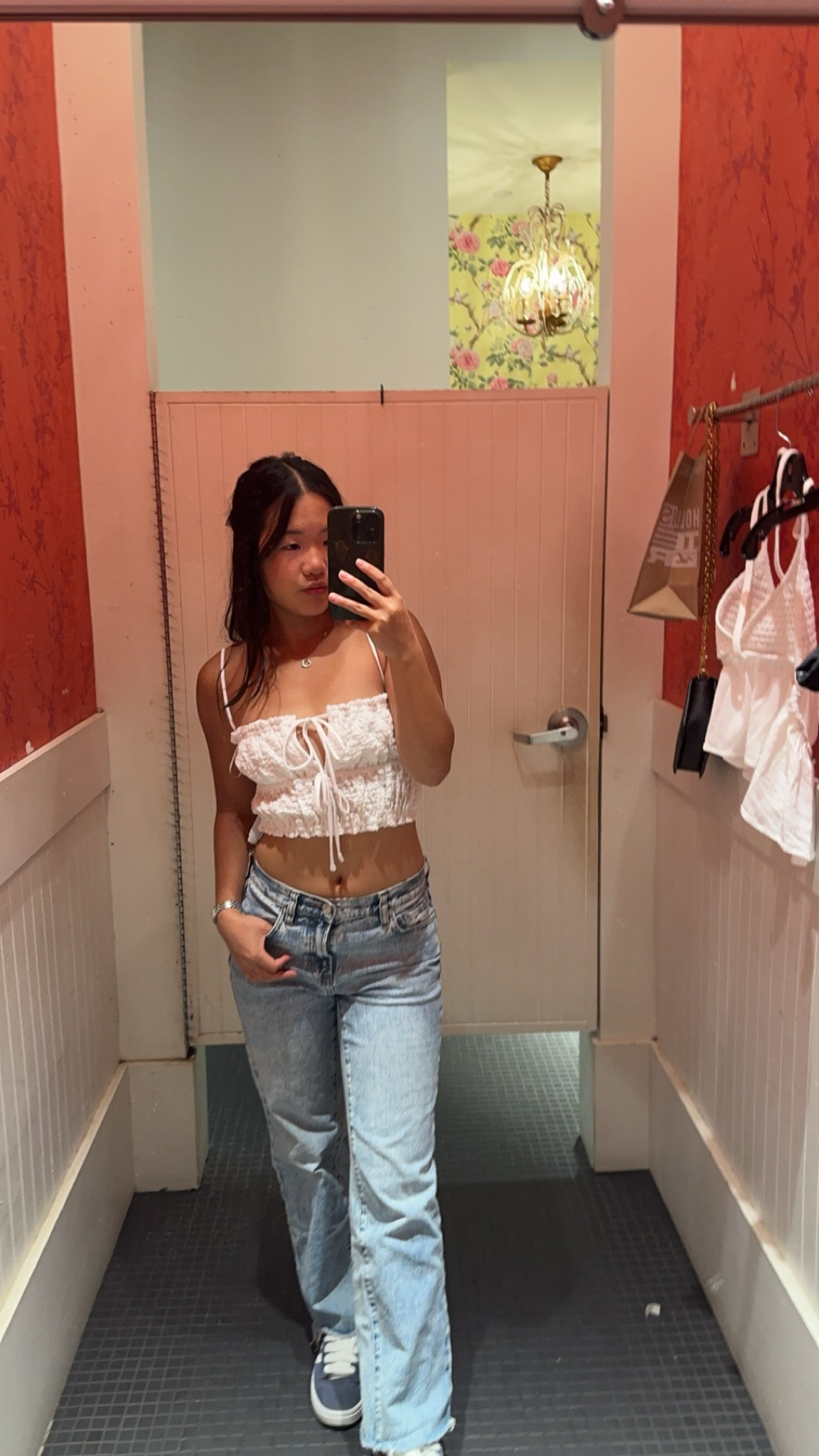 white tops to get!
garage and hollister all size xs

#LTKfindsunder50 #LTKtravel #LTKSeasonal