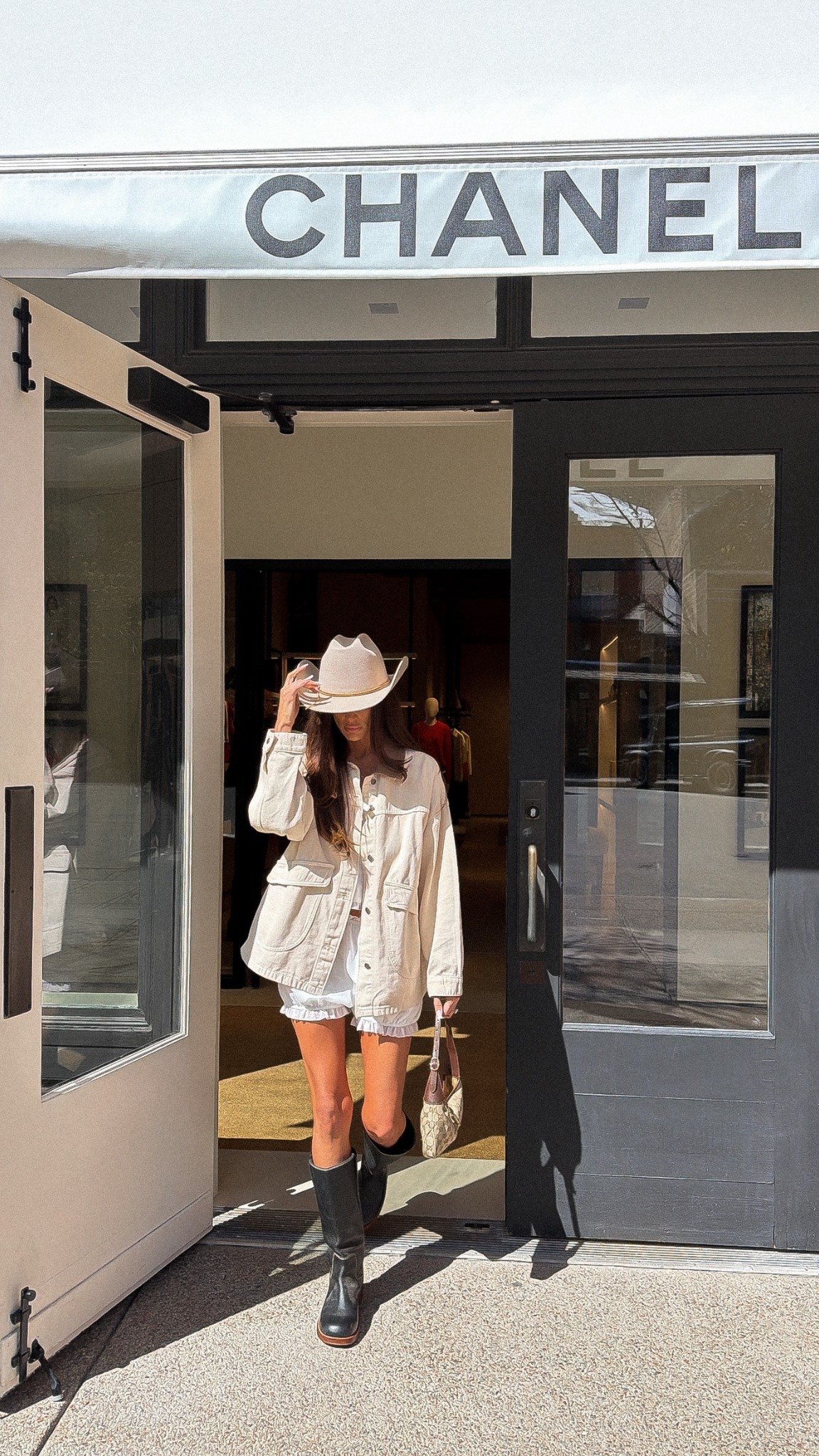 Monochromatic outfit, matching set outfit, boots, western outfit