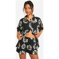 Womens Daisy Floral Shorts - Black - 4 | boohoo (US & Canada)
