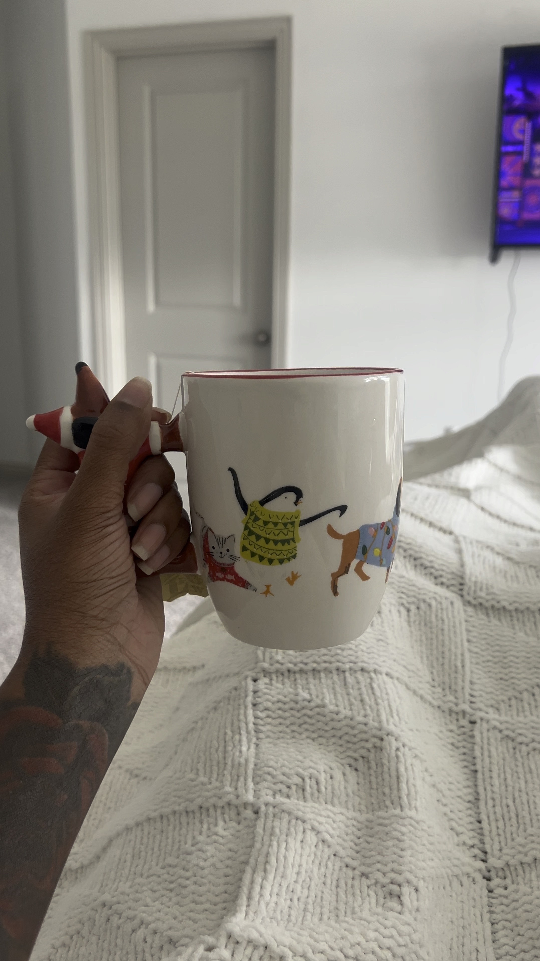 Absolutely love this mug from World Market, it’s so freaking CUTE! Also, super comfy to hold as well ☕️🐾🎄

#worldmarket #musthave #christmas #holidaymug #worldmarketfinds #home #holidaymusthave #giftguide #cyberweek #shopping


#LTKHome #LTKSeasonal #LTKHoliday