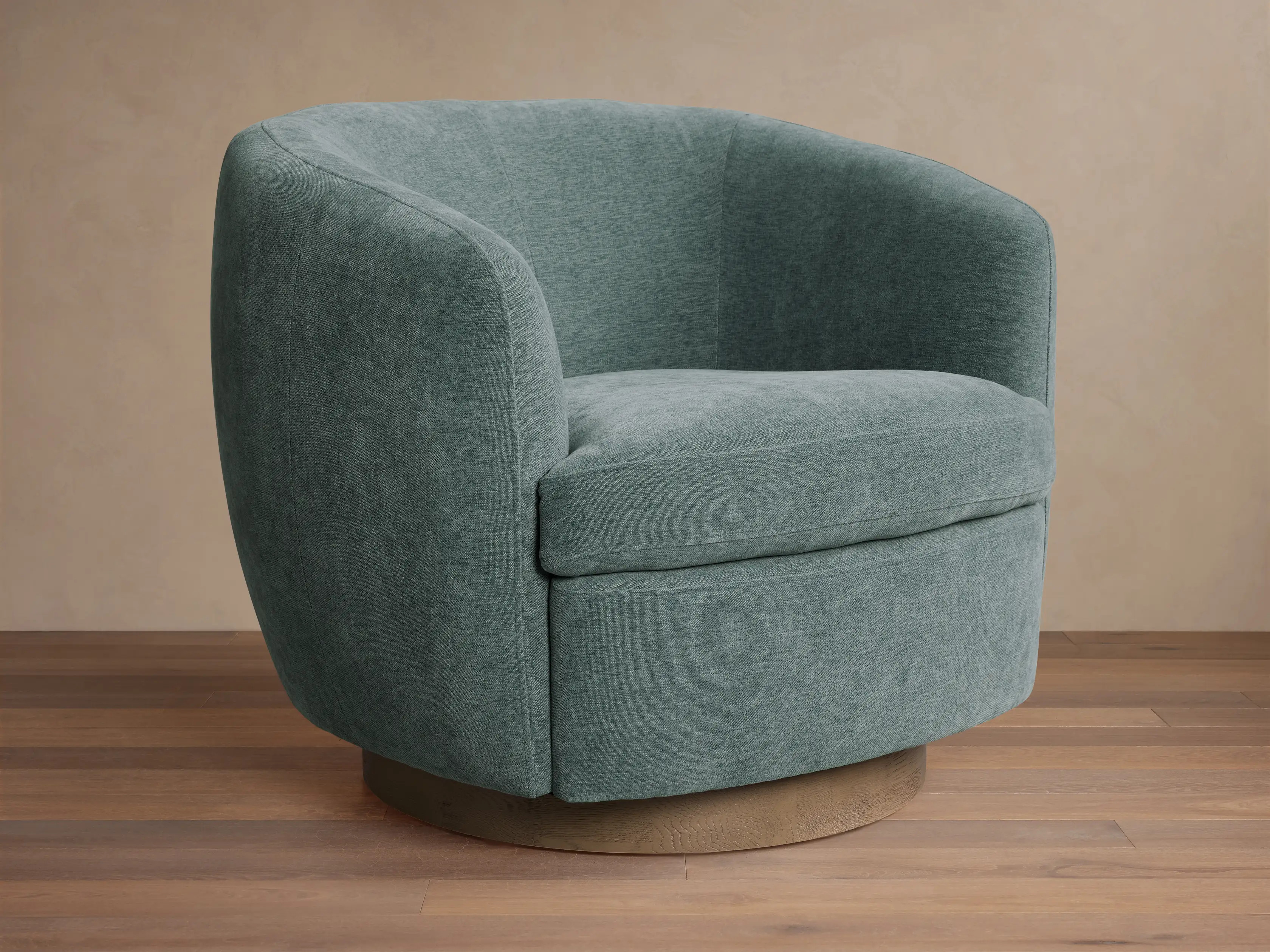 Cerrito Swivel Chair | Arhaus