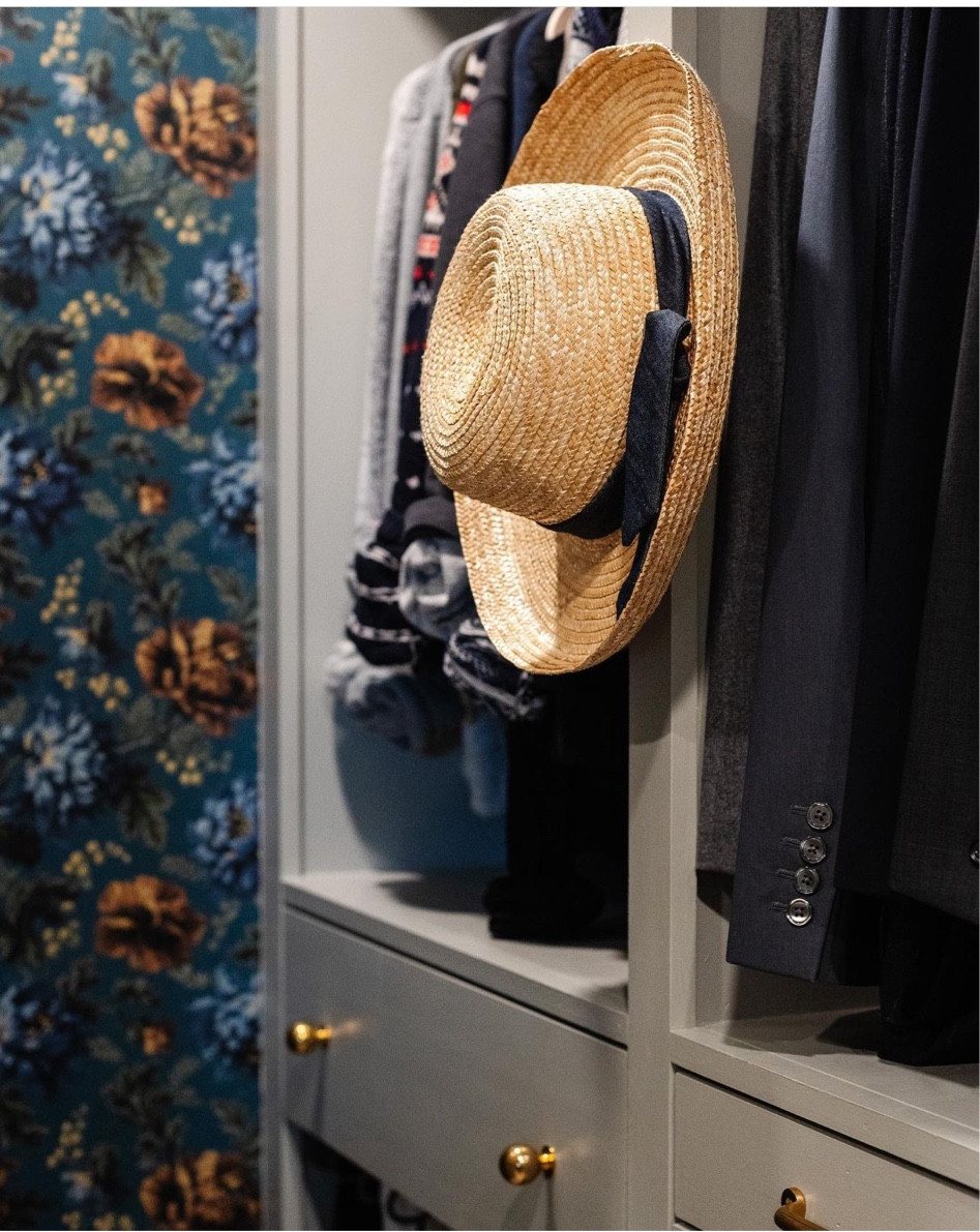 Bold wallpaper with unlacquered brass hardware 
#floralwallpaper #homedecor #brasshardware #wallpaper 

#LTKhome #LTKFind #LTKfamily