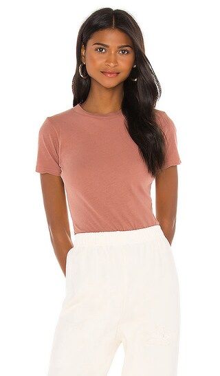 LNA Short Sleeve Fitted Bodysuit in Clove - Mauve. Size XS (also in L, M, S). | Revolve Clothing (Global)