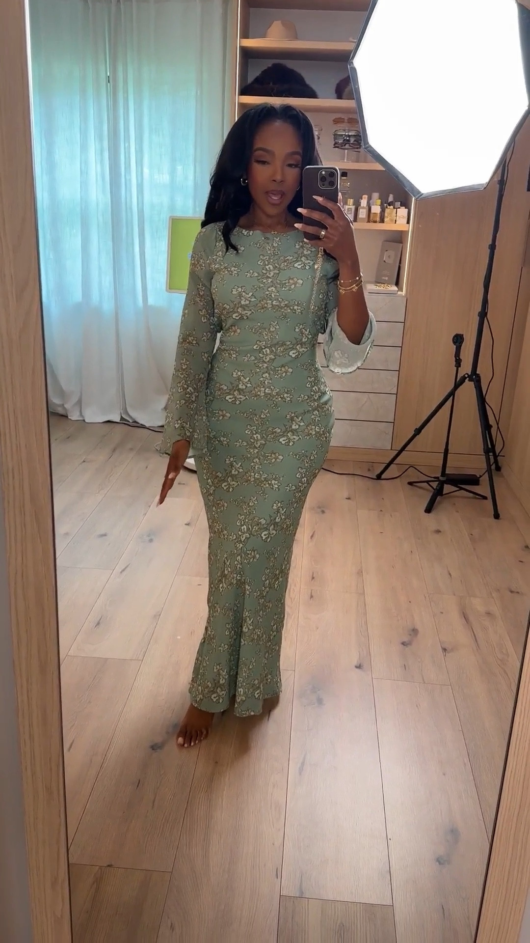 Scroll to shop this soft floral moment 🌿

This fitted maxi with delicate florals and flared sleeves is so feminine and flattering—perfect for brunch, baby showers, or a pretty spring event.

📏 Measurements: 5’4”, 140 lbs, 34D bust, 27” waist, 40” hips



#LTKootd #LTKgrwm #LTKPetite