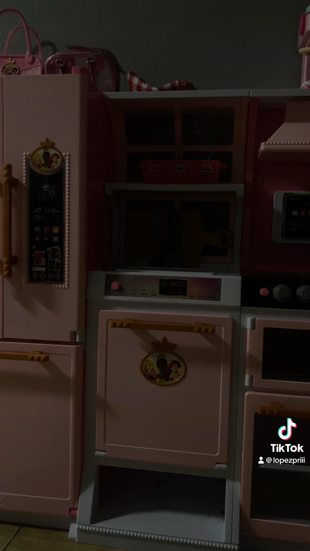My daughters princess kitchen! She loves it!! ❤️🩷 

#LTKVideo #LTKkids #LTKGiftGuide