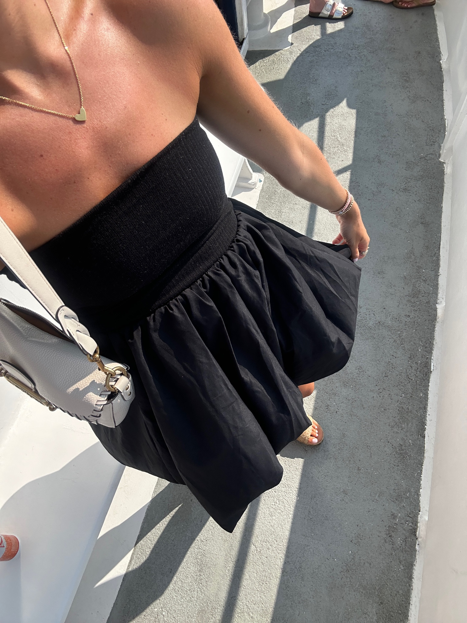 Black bubble mini dresss

#LTKfindsunder50 #LTKstyletip #LTKfindsunder100