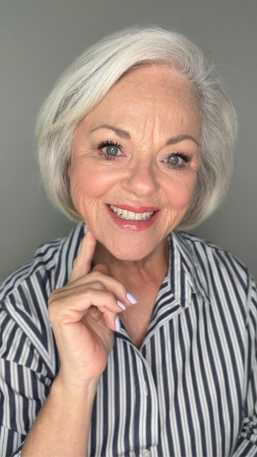 As you all know, I absolutely love applying makeup—but it always starts with skin prep ✨
I hear from so many women who feel frustrated when their makeup doesn’t last… it settles, fades, creases—and trust me, I get it.
That’s exactly why I created this educational video 💄 Because the truth is—beautiful makeup starts before the makeup even goes on.
Here’s the real game plan: Step 1: Skincare (this is your foundation!) Step 2: A good SPF (non-negotiable) Step 3: The right primers to smooth, grip, and perfect
When you get these steps right, everything you apply on top just works better 🙌
If you’ve been struggling with your makeup lately, this might be the missing piece 💕
Save this for later + let me know if you want me to share my exact prep routine & favorite products!


#LTKBeauty #LTKOver40