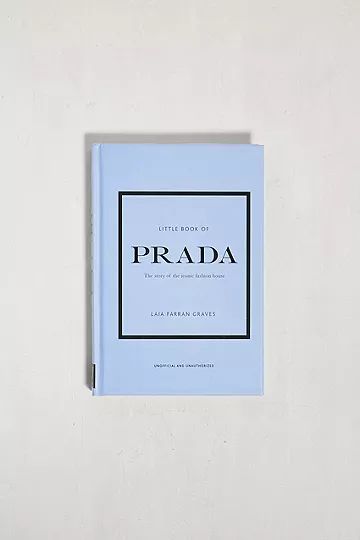 Laia Farran Graves – Buch „Little Book Of Prada: The Story Of The Iconic Fashion House“ | Urban Outfitters (EU)