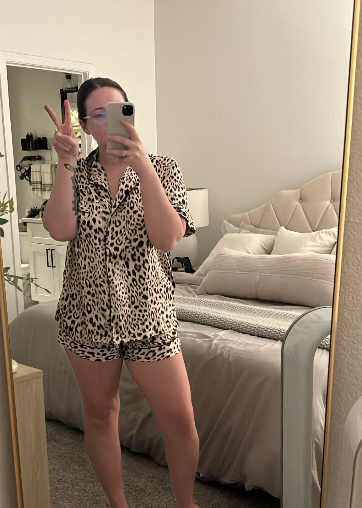 The best silk pj set! ⭐️😴