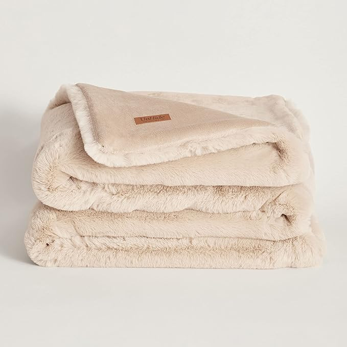 UnHide Marshmallow - Faux Fur Blanket - Heavy Weight, Extra Soft Blanket - Made from Recycled Mat... | Amazon (US)