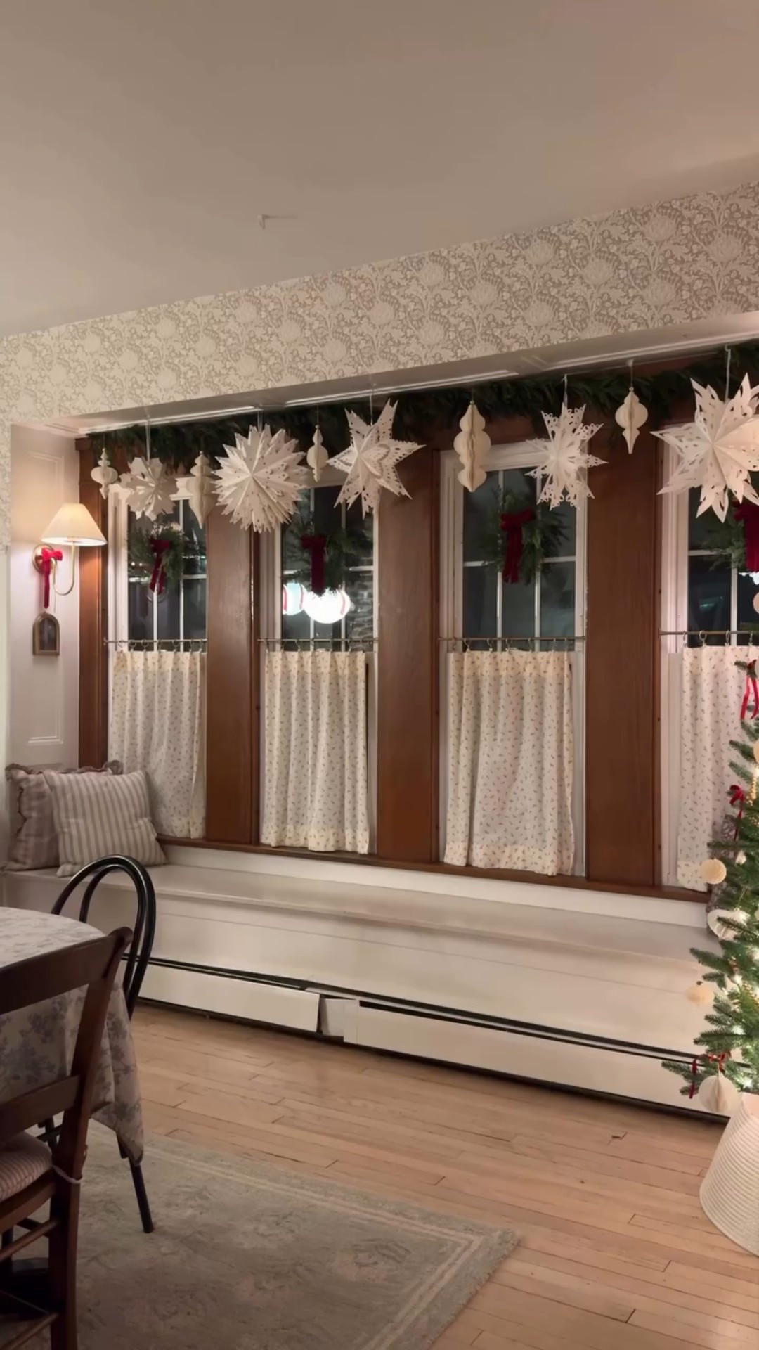 POV: you’re building a Little Women-inspired Christmas and paper stars are practically a requirement ✨

I grabbed this 5-piece set for $36 and was shocked at how lovely they are: crisp folds, beautiful shape, plus lights and a remote included.

They arrive folded, and all you do is pull them open and the magnets click into place. Truly feels like a little bit of Christmas magic. ⭐️

Comment SHOP below and I’ll send them straight to your DMs!

-

#littlewomenchristmas #cozychristmasdecor #christmasdecorinspo #holidayhomedecor #christmasaesthetic #vintagechristmasvibes #heritagehome #paperstarlights #cozyhomestyle #decorlover #christmasinspiration #neutralchristmasdecor #modernvintagestyle #homestylingideas #festivehomedecor

https://liketk.it/5DvLm