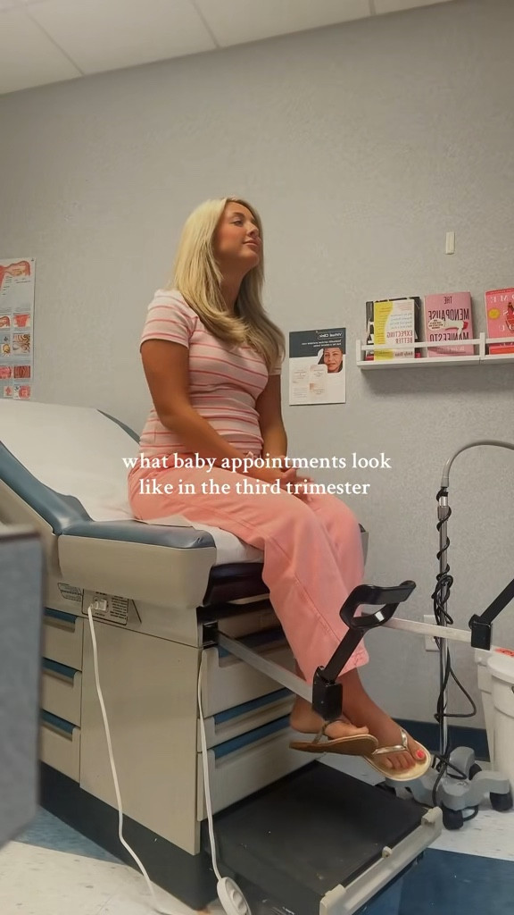 Spring outfit, maternity pants, maternity fashion

#LTKFindsUnder100 #LTKSaleAlert #LTKBump