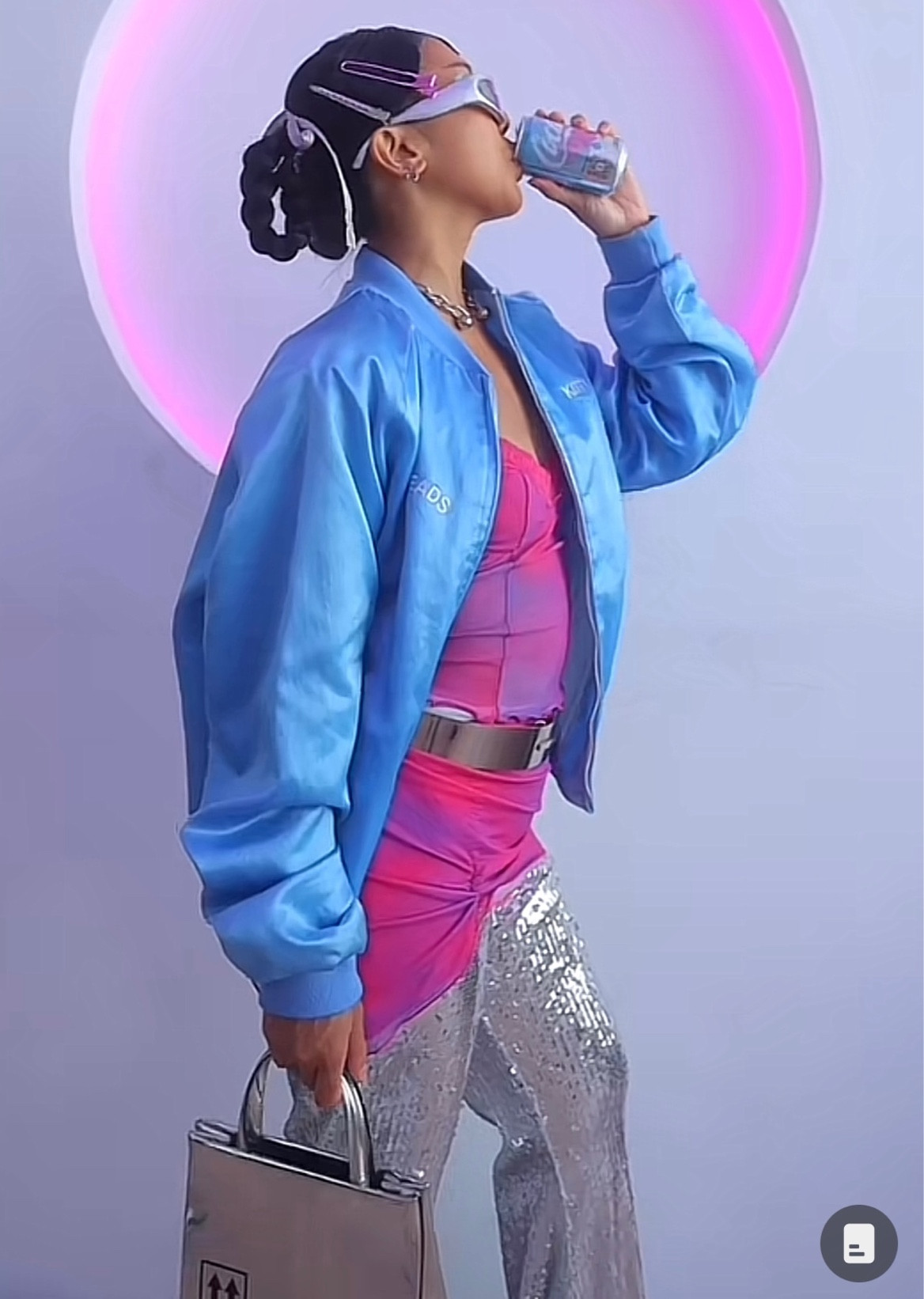 I took a ship to the year 3000

** im more of a sustainable shopper nowadays however I still wear old clothes from brands that I no longer support. I will cont to post the exact item even if it’s from fast fashion brands bc I understand that price point is a necessity for some, however will also link a similar, more sustainable option as well **