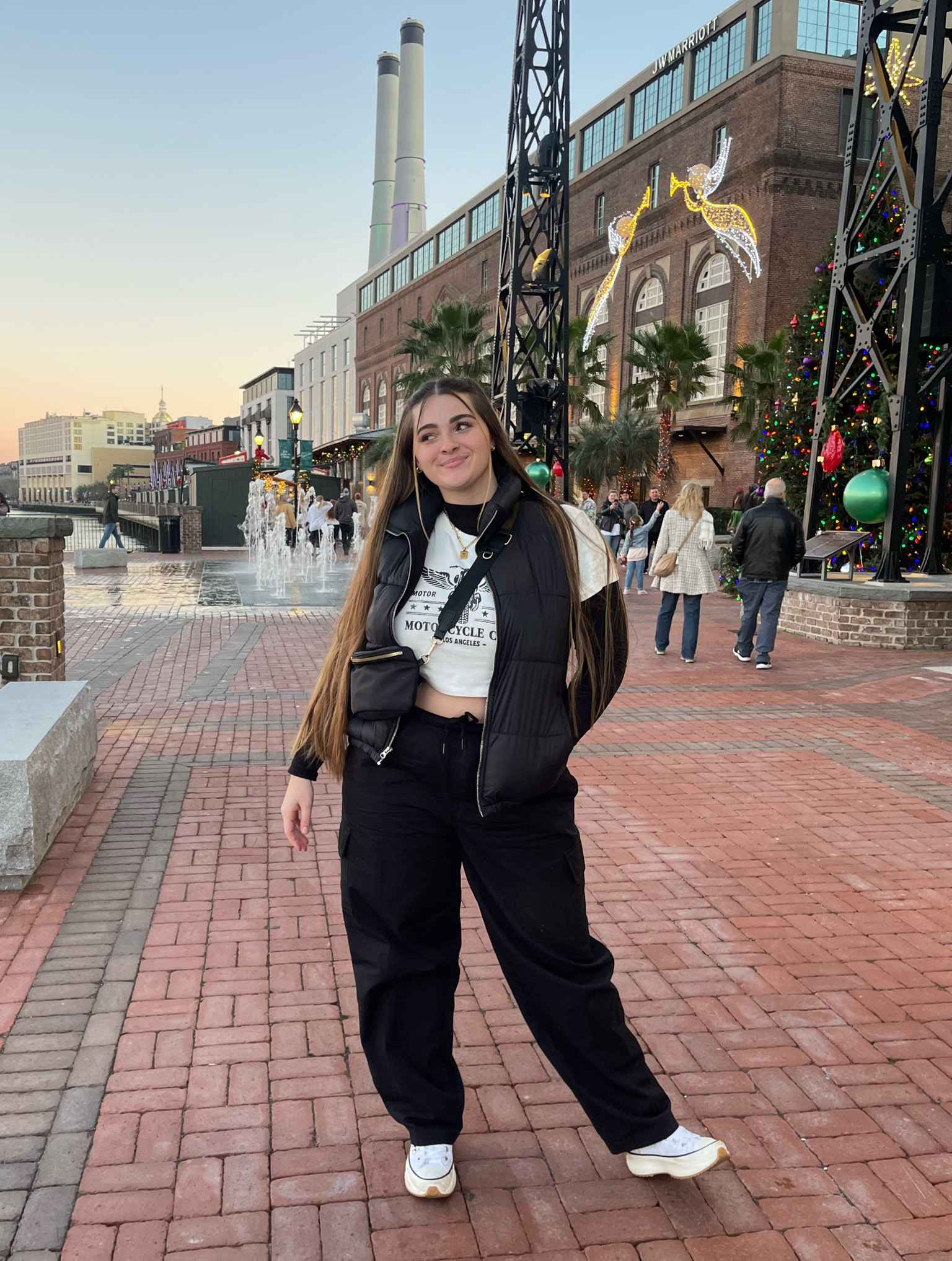 Winter downtown outfit 

#LTKstyletip #LTKSeasonal #LTKcurves