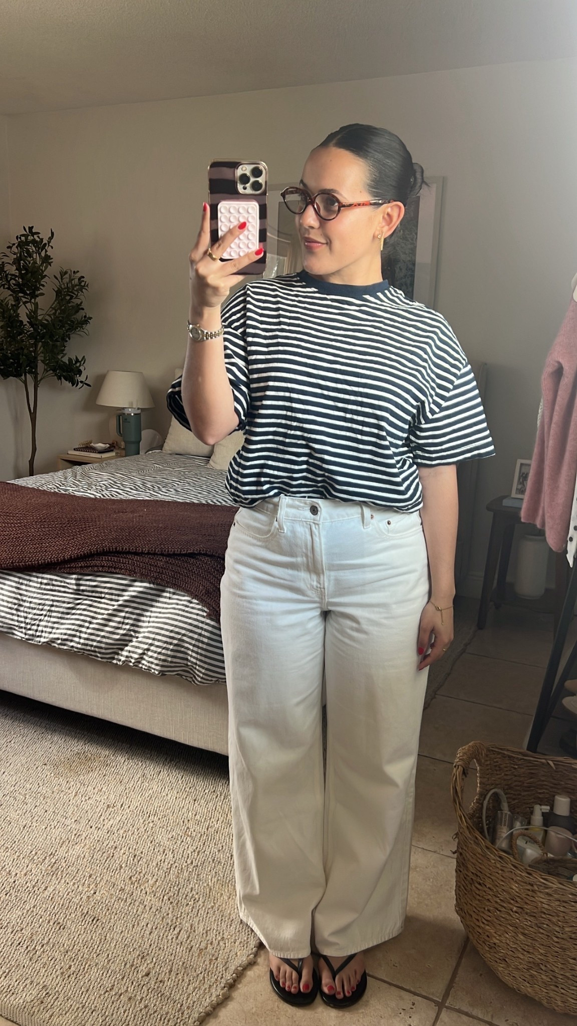 School outfit, Abercrombie jeans wearing a size US 27!! 