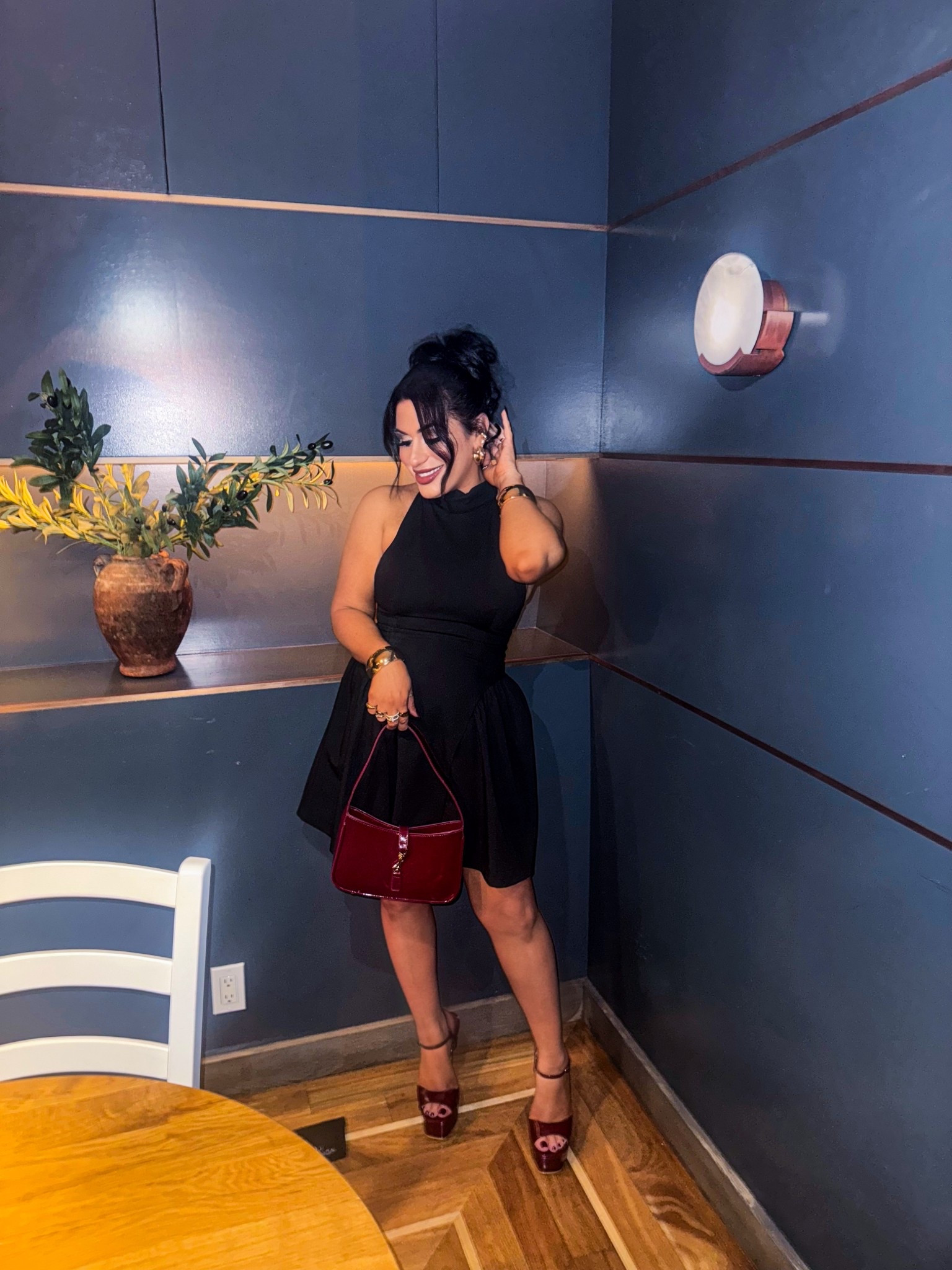 Cute date night or dinner party look!🖤

#LTKPetite #LTKSeasonal #LTKStyleTip