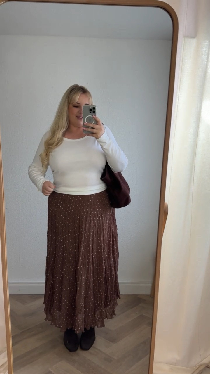 Trendfarbe braun 🤎

15 % sparen bei Bon Prix mit dem Code:
bysandra15
(Gültigkeit: 16.09. -einschl. 18.09.2026; 15% auf Alles; einmalig einlösbar pro Kundin; gilt in DE App & Webshop)

#plussizefashion #rock #curvy #muster #autumn #herbst

#LTKplussize #LTKdeutschland #LTKautumn