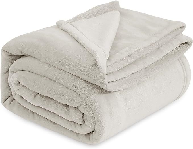 Bedsure Fleece Blanket Queen Blanket Linen - 280GSM Soft Lightweight Plush Cozy Blankets for Bed,... | Amazon (US)