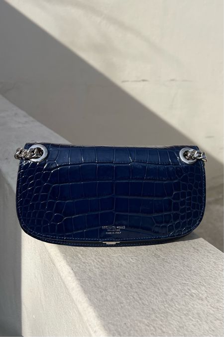 Leather navy croc bag with silver chain-link straps 💙

#LTKitbag #LTKworkwear #LTKstyletip