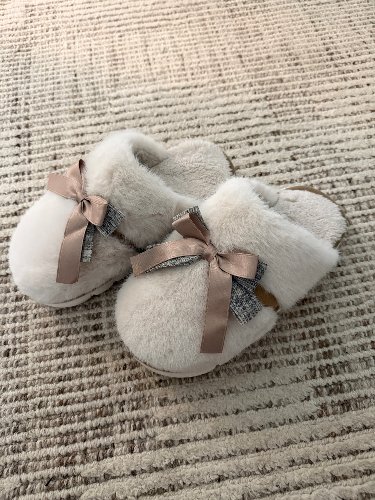 Found the cutest, soft, and warm house slippers to keep the toes warm.   

 #LTKdayinmylife #LTKselfcare #LTKFindsUnder50