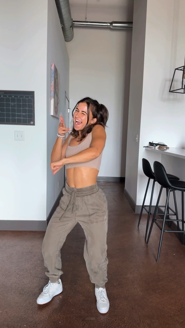 Write me a single, girl! 👏 


#LTKSeasonal #LTKstyletip #LTKunder50