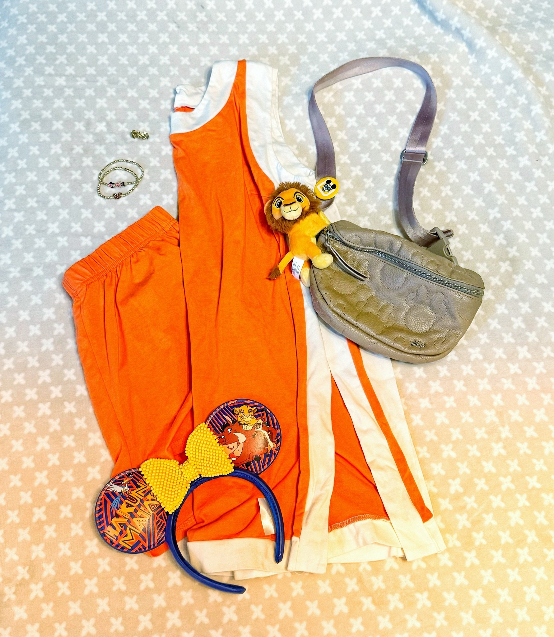 Animal Kingdom outfit of the day 🧡🦁

#LTKootd #LTKmomlife #LTKTravel