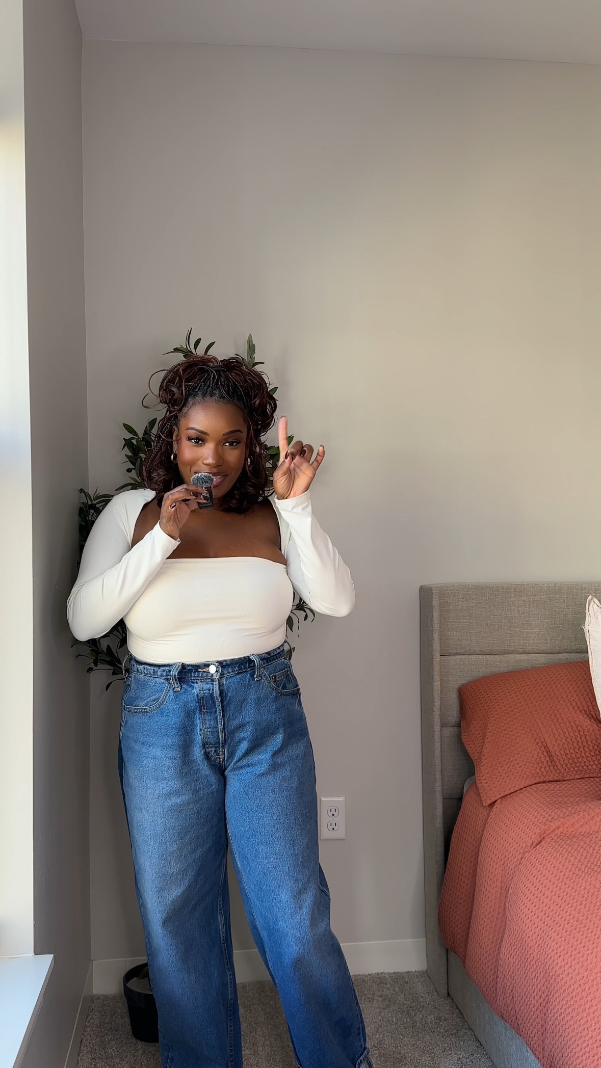 Mom Jeans outfit for inverted triangle Body Type🔻

#LTKMidsize #LTKStyleTip #LTKPlusSize